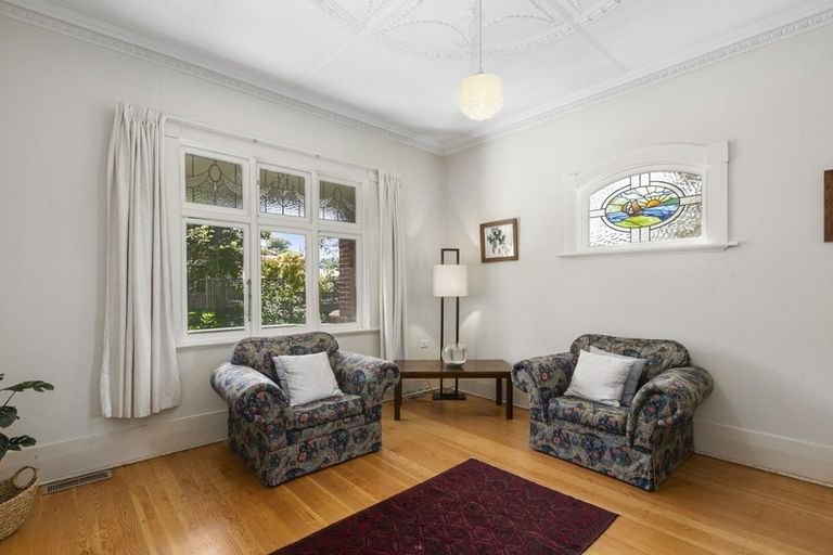 Photo of property in 239 Bay View Road, Saint Clair, Dunedin, 9012