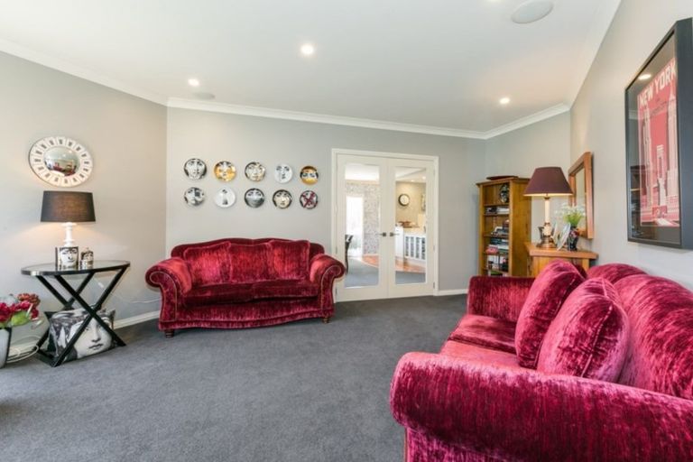 Photo of property in 72 Kent Terrace, Taradale, Napier, 4112
