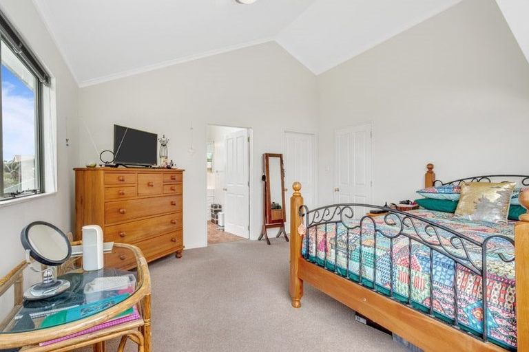 Photo of property in 3 Princess Maria Place, Massey, Auckland, 0614