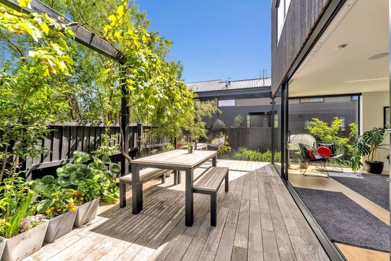 Photo of property in 53a Edward Avenue, Edgeware, Christchurch, 8013