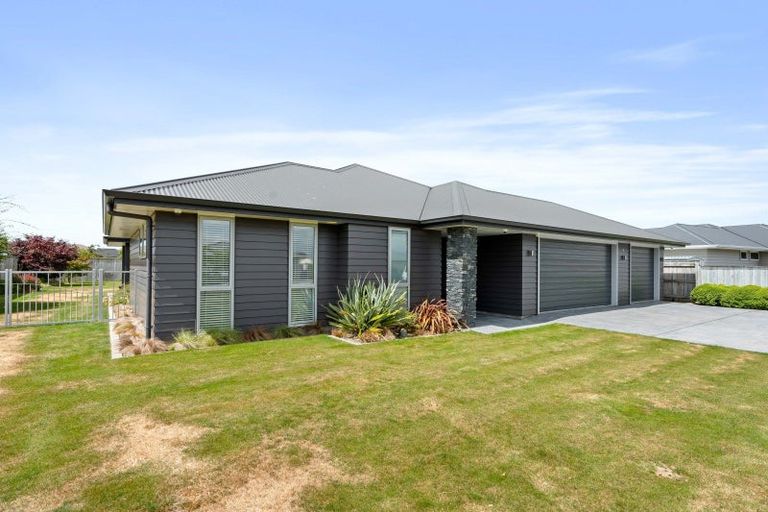 Photo of property in 4 Warrington Court, Carterton, 5713