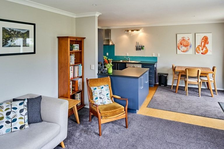 Photo of property in 10 Helen Street, Brooklyn, Wellington, 6021