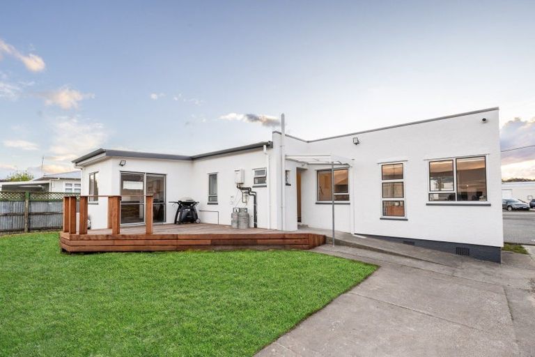 Photo of property in 26 Lee Road, Taradale, Napier, 4112