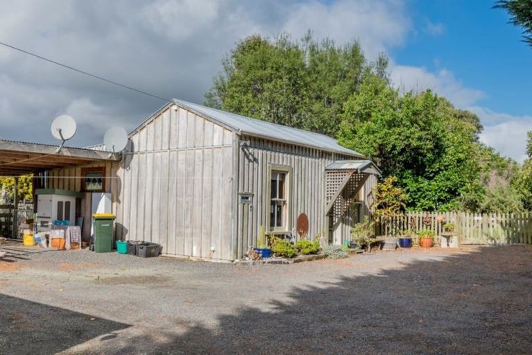 Photo of property in 217 Muhunoa Road West, Ohau, Levin, 5570