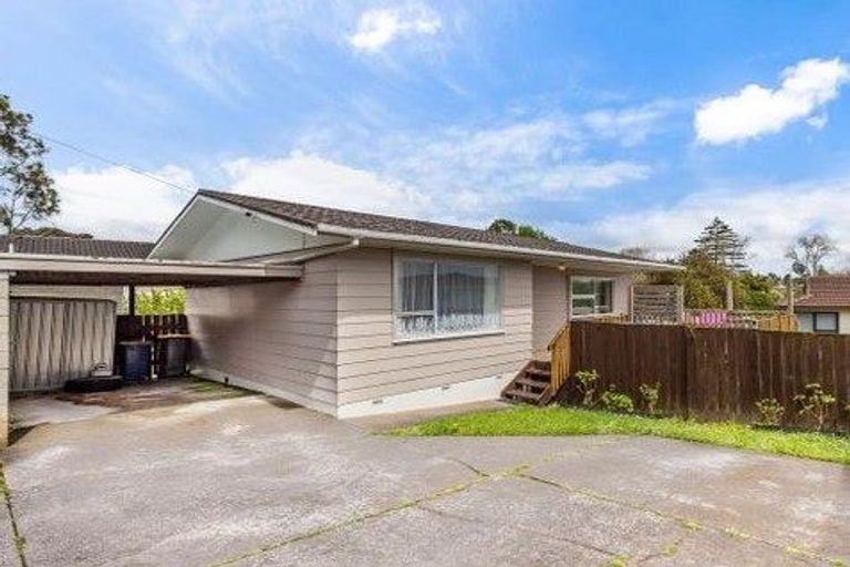 Photo of property in 2/121 Seymour Road, Sunnyvale, Auckland, 0612