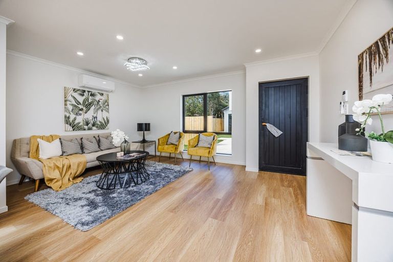 Photo of property in 16e Friesian Drive, Mangere, Auckland, 2022