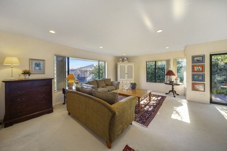 Photo of property in 1/20 Limerick Place, Dannemora, Auckland, 2016