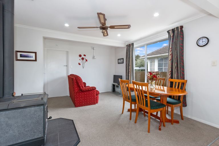 Photo of property in 15 Hillary Crescent, Upper Riccarton, Christchurch, 8041