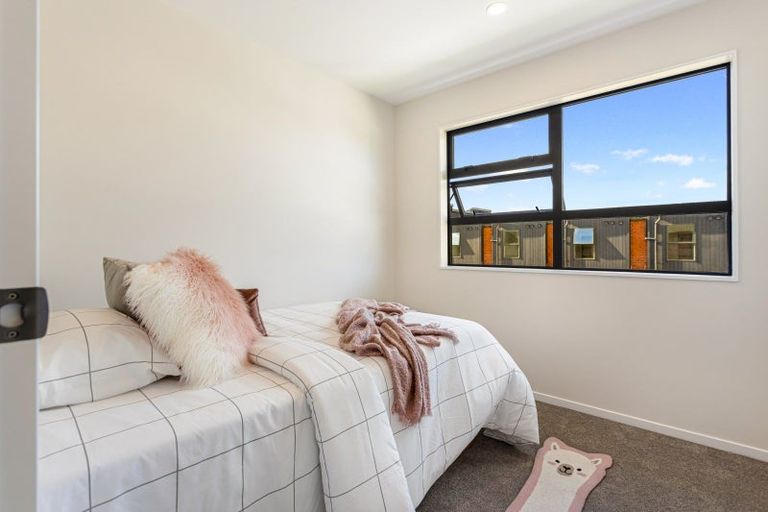 Photo of property in 2 Whakatere Lane, Hobsonville, Auckland, 0616