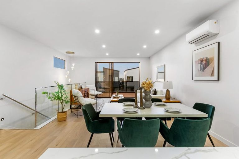 Photo of property in 43 Puihi Crescent, Massey, 0614