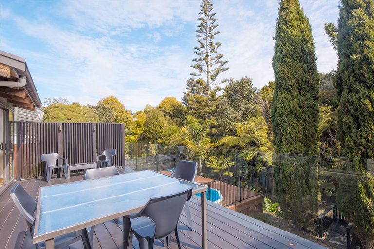 Photo of property in 19 Tiri View Place, Waiake, Auckland, 0630