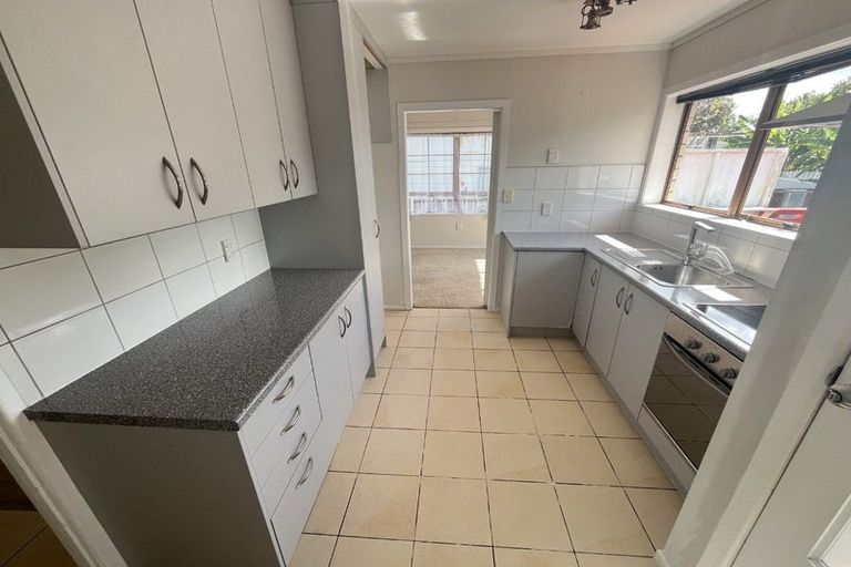 Photo of property in 12 Fairdale Avenue, Red Hill, Papakura, 2110