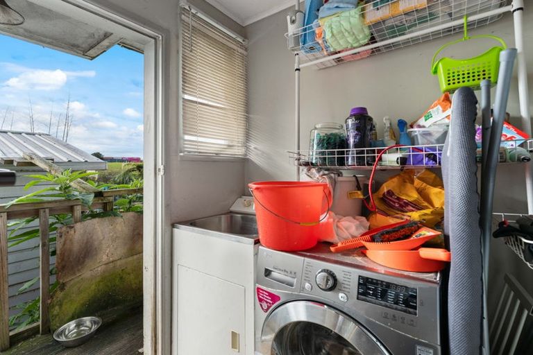 Photo of property in 39 Blake Road, Mangere East, Auckland, 2024