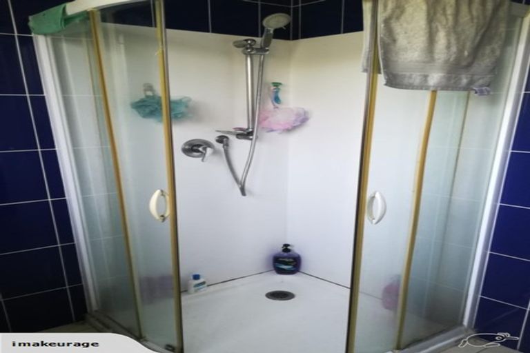 Photo of property in 46 Sunnyside Road, Sunnyvale, Auckland, 0612