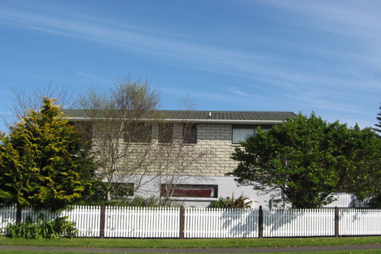 Photo of property in 30 Tiverton Crescent, Whalers Gate, New Plymouth, 4310