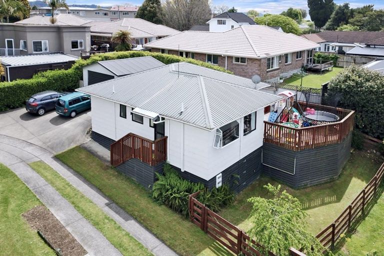 Photo of property in 8b Wiltshire Place, Te Puke, 3119