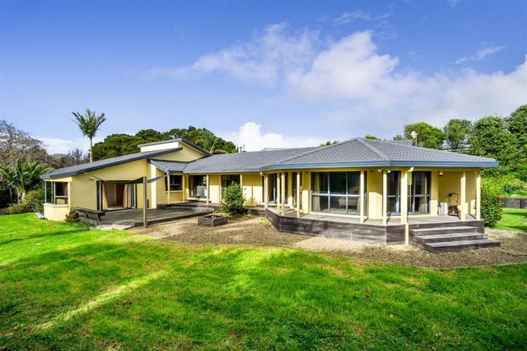 Photo of property in 166 Holmes Road, Waiuku, 2682