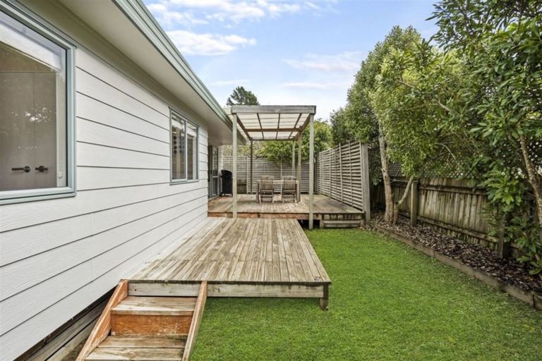 Photo of property in 103a Brian Crescent, Stanmore Bay, Whangaparaoa, 0932