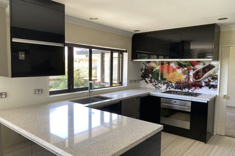 Photo of property in 16 Fremantle Place, Pakuranga Heights, Auckland, 2010