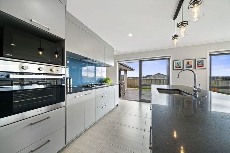 Photo of property in 7 Weatherdeck Close, Whitby, Porirua, 5024