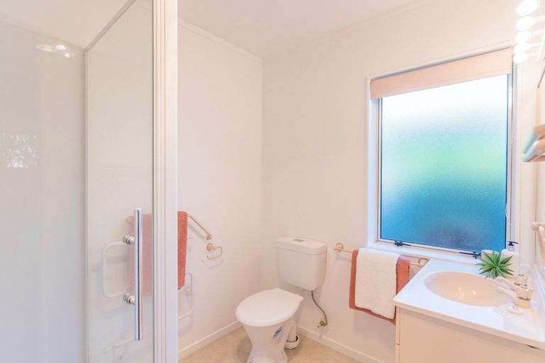 Photo of property in 13 Sunburst Court, Paraparaumu Beach, Paraparaumu, 5032