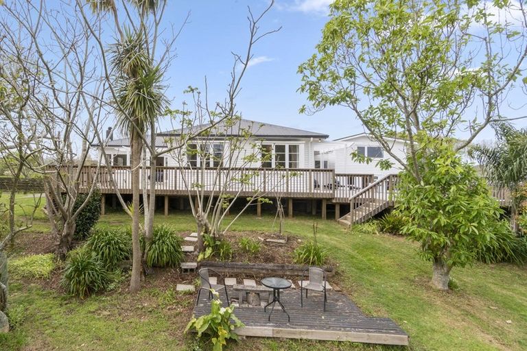Photo of property in 2083 State Highway 16, Helensville, 0875
