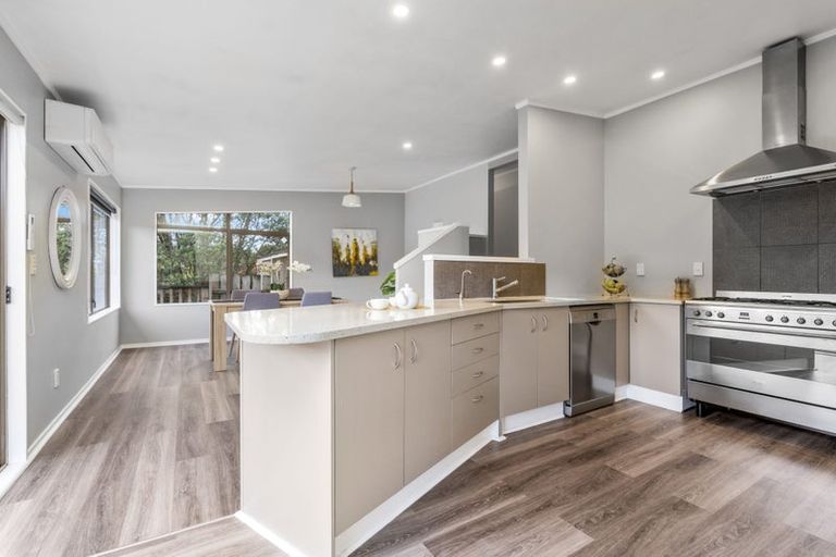 Photo of property in 55 Tram Valley Road, Swanson, Auckland, 0614