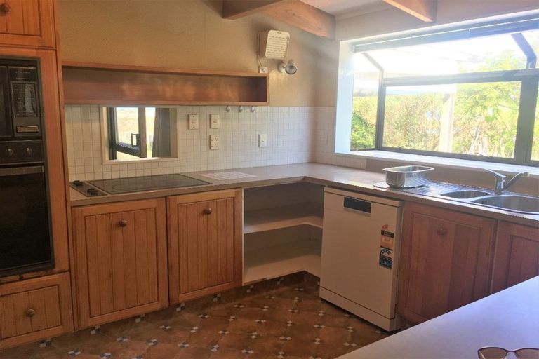 Photo of property in 170 Weggery Drive, Waikanae Beach, Waikanae, 5036