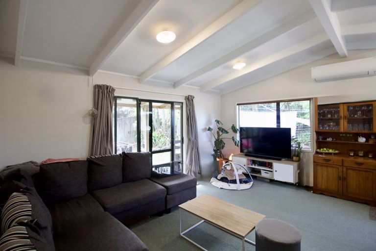 Photo of property in 36 Cockayne Crescent, Sunnynook, Auckland, 0620