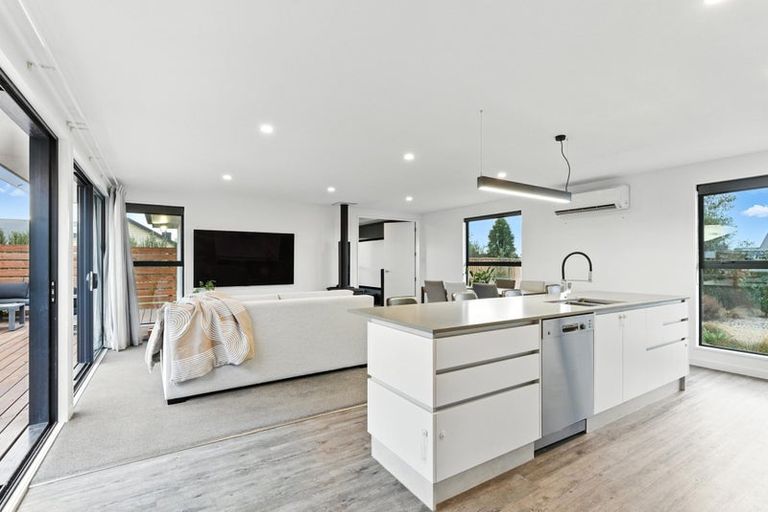 Photo of property in 33 Silver Peaks Drive, West Melton, 7618