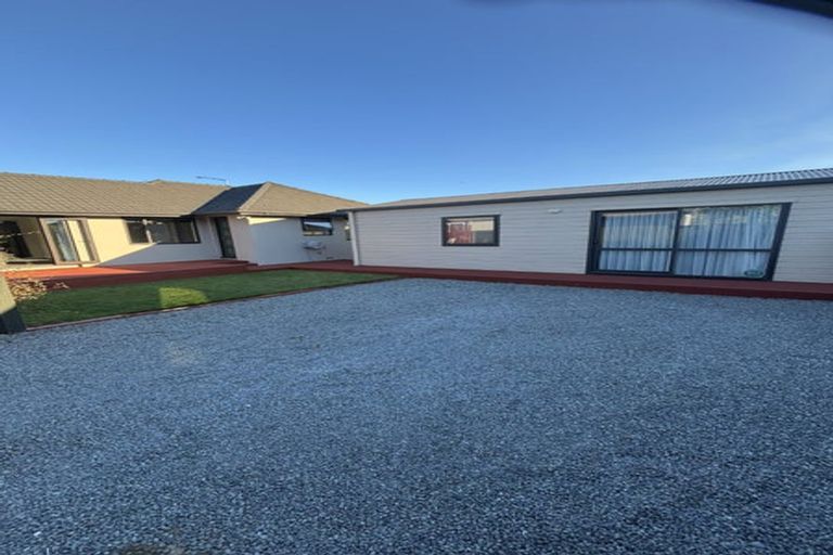 Photo of property in 207 Wainoni Road, Avondale, Christchurch, 8061