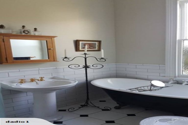 Photo of property in 28 Motu Street, Saint Clair, Dunedin, 9012