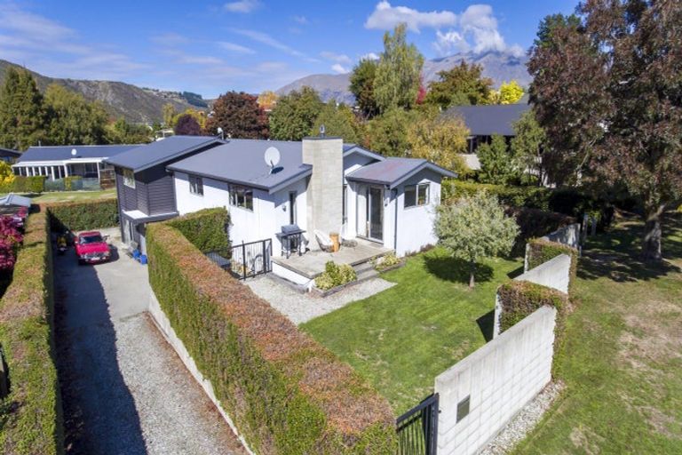 Photo of property in 8 Bracken Street, Arrowtown, 9302
