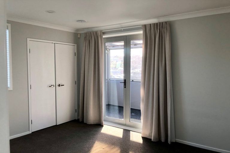 Photo of property in 11m Clearwater Cove, West Harbour, Auckland, 0618