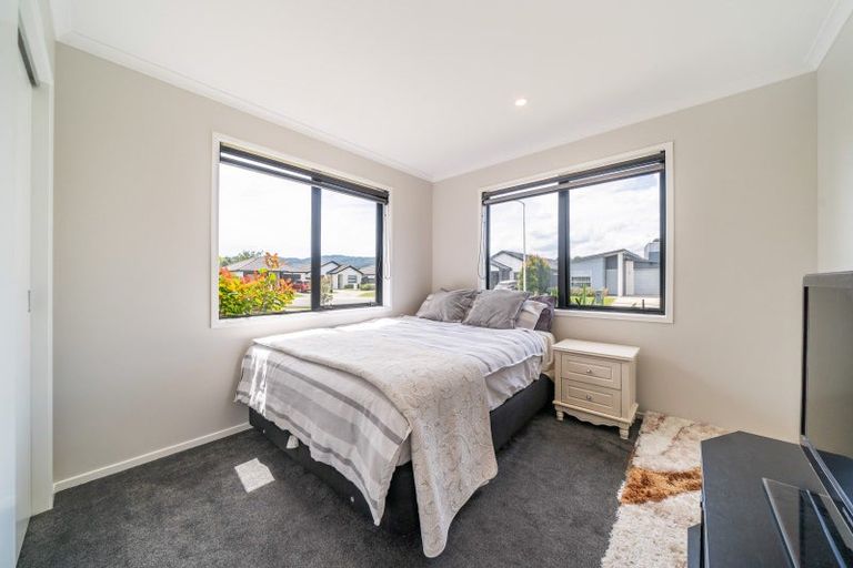 Photo of property in 3 Te Kaeaea Crescent, Wallaceville, Upper Hutt, 5018