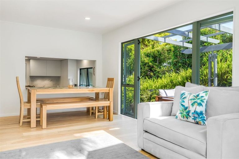Photo of property in 1/39 Seaton Road, Murrays Bay, Auckland, 0630