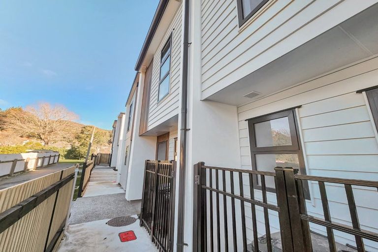 Photo of property in 4/31 Wainuiomata Road, Wainuiomata, Lower Hutt, 5014