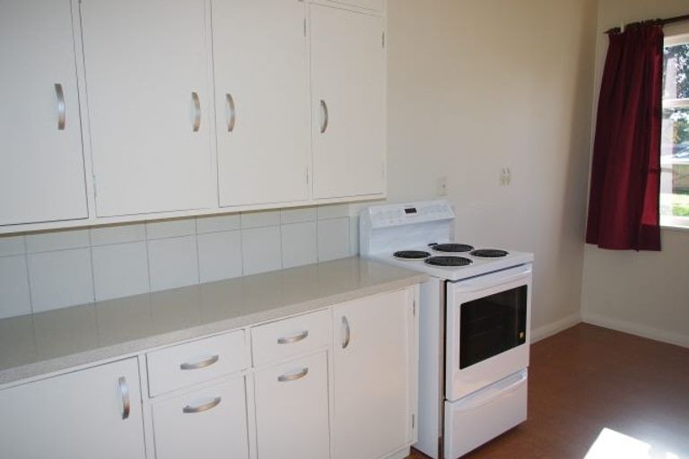 Photo of property in 86 Avondale Road, Avondale, Christchurch, 8061