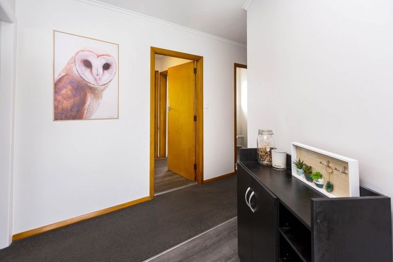 Photo of property in 9 Oregon Drive, Maoribank, Upper Hutt, 5018