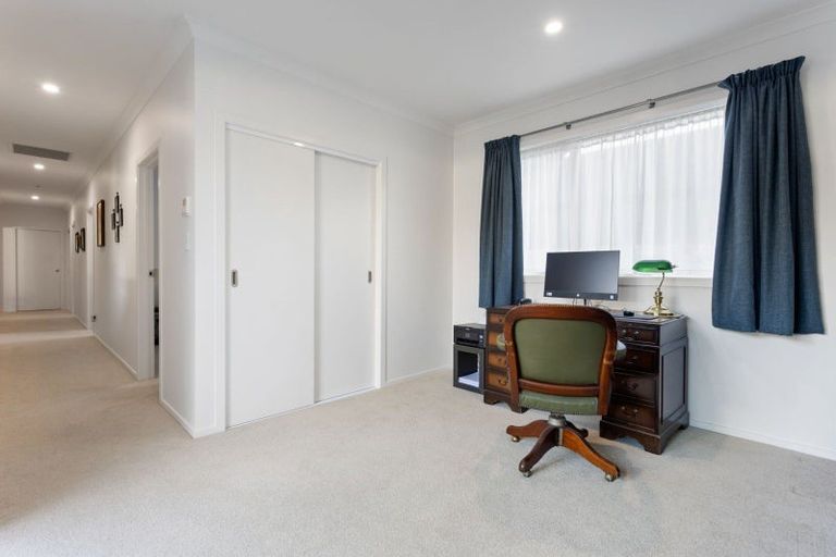Photo of property in 22 Ruge Court, Cambridge, 3434