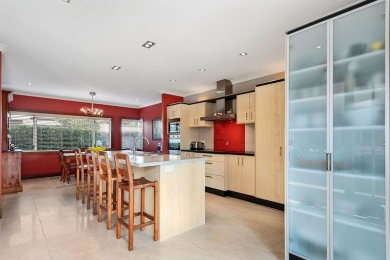 Photo of property in 1 Piha Close, Papamoa Beach, Papamoa, 3118