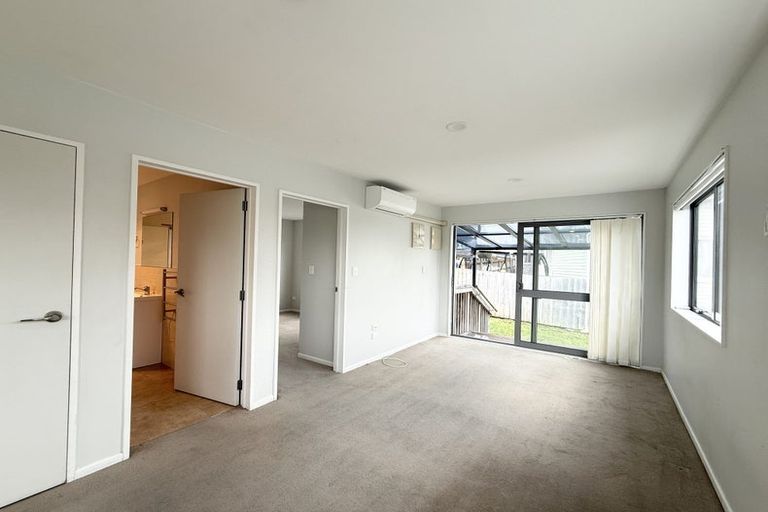 Photo of property in 16 Normandy Place, Henderson, Auckland, 0610