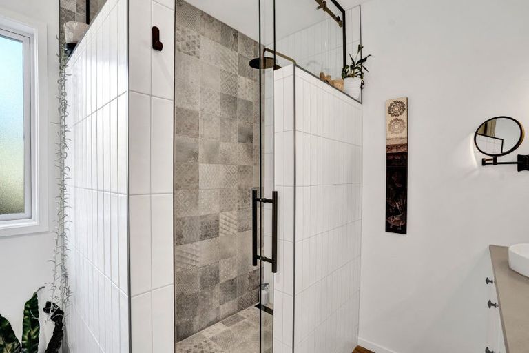 Photo of property in 14a Clawton Street, Westown, New Plymouth, 4310