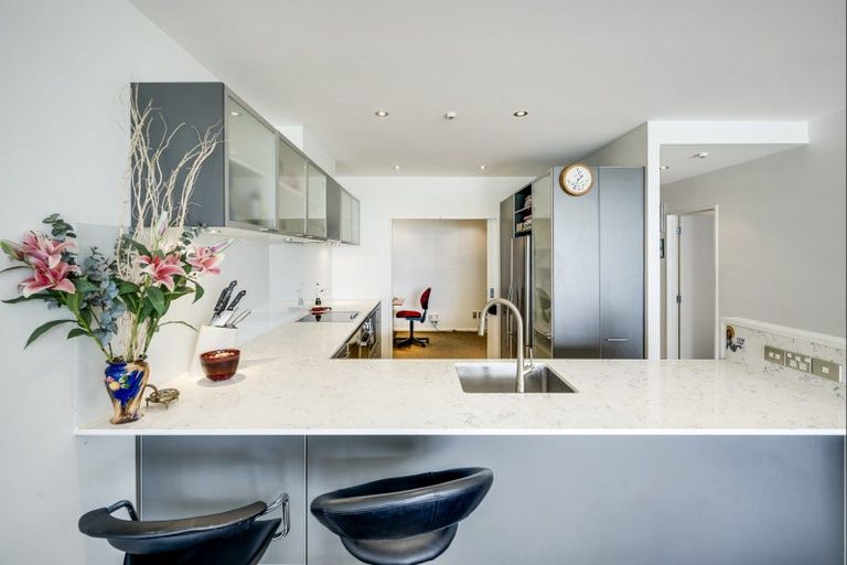 Photo of property in 209/7 Humber Street, Pandora, Napier, 4110