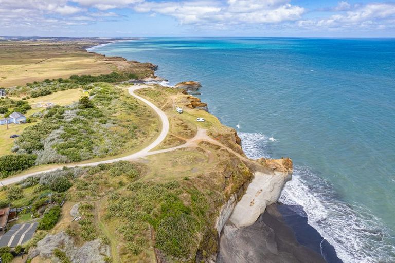 Photo of property in 16 Coleman Avenue, Waverley, 4591