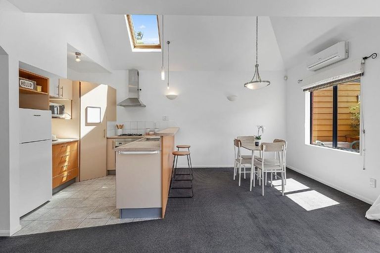 Photo of property in 4 Futuna Close, Karori, Wellington, 6012