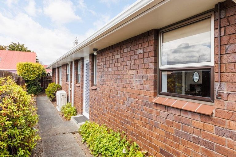 Photo of property in 9 Huhana Court, Hokowhitu, Palmerston North, 4410