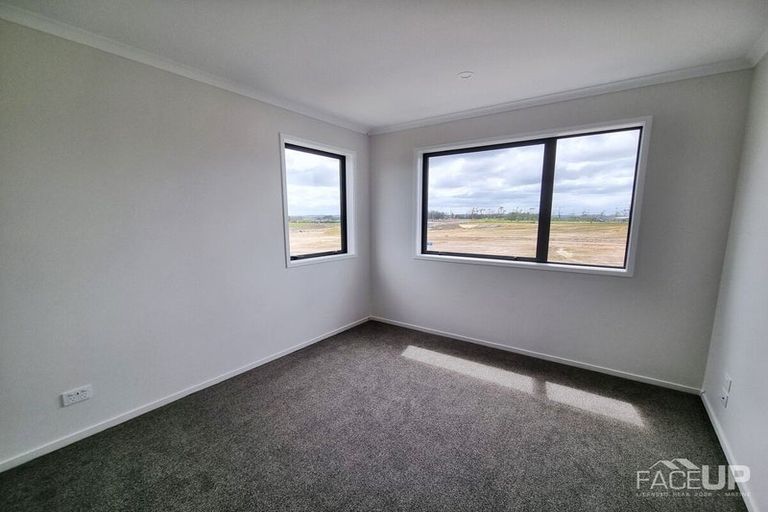 Photo of property in 40 Rahopuru Road, Westgate, 0614