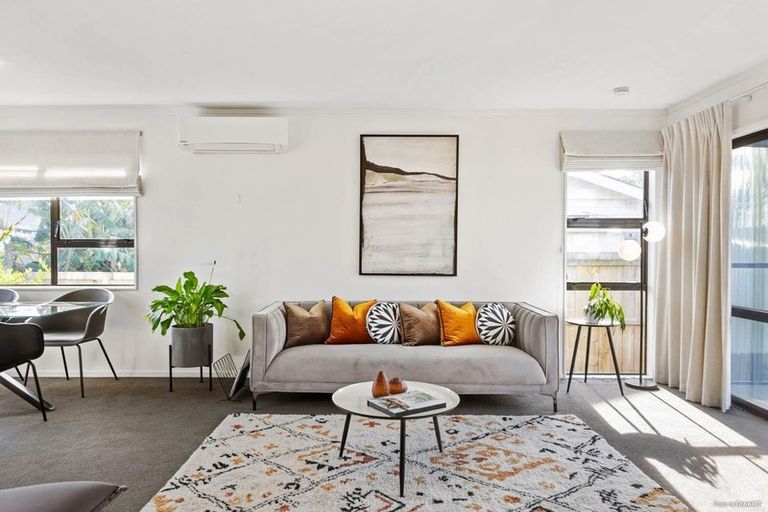 Photo of property in 2/15 Margan Avenue, New Lynn, Auckland, 0600