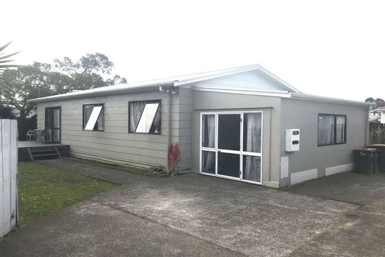 Photo of property in 25a Lavinia Crescent, Mangere East, Auckland, 2024